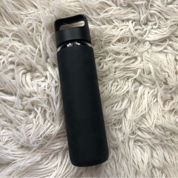 Peloton Logo Silicone Sleeve Glass Water Bottle - Picture 4 of 6